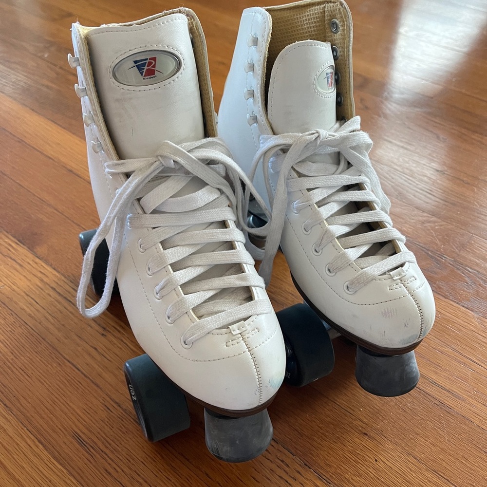 Riedell 111 Angel Indoor Roller Skates